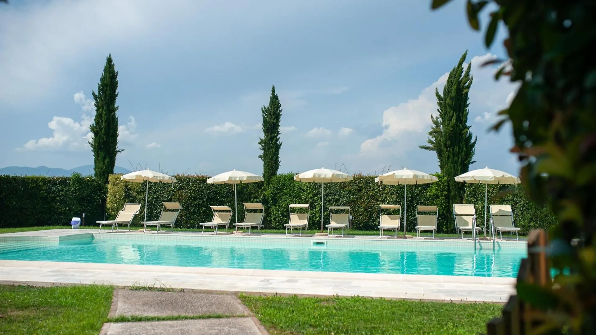 Le Colombaie Country Resort Ponsacco 0*,