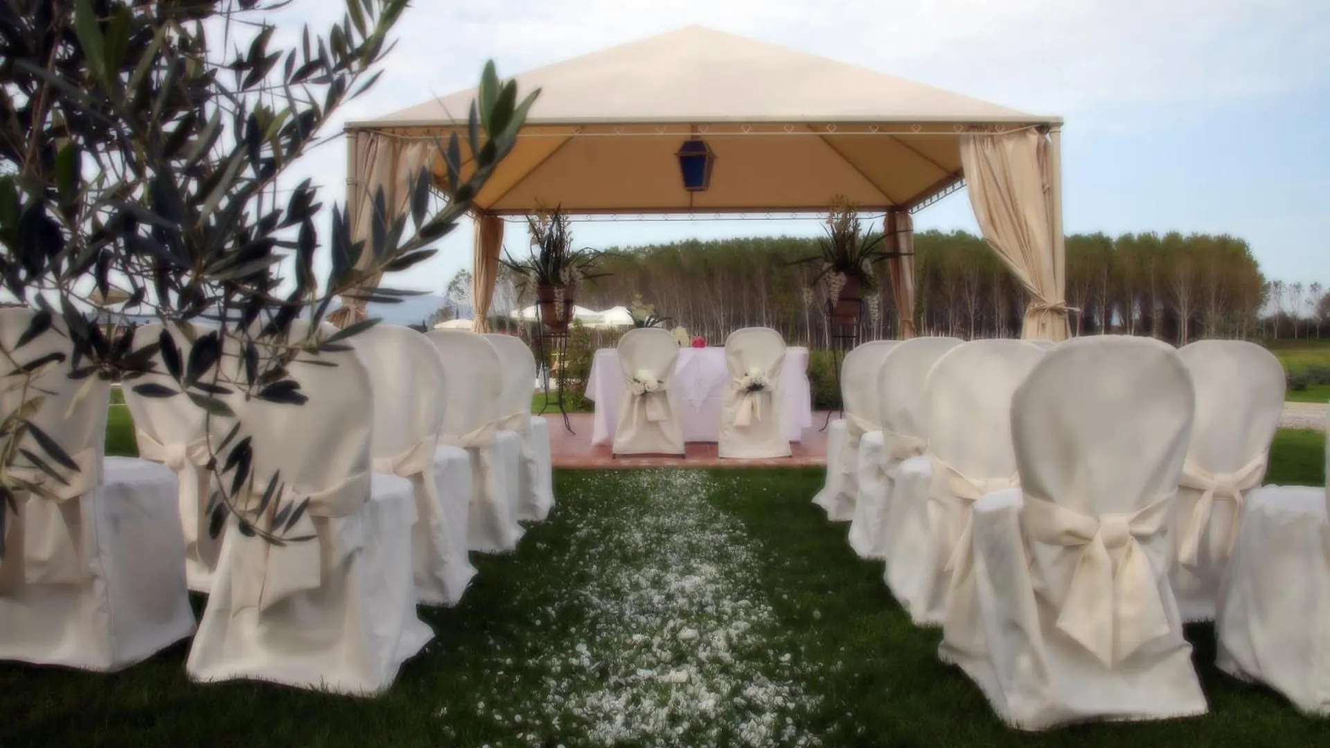 فندق مبيت وإفطار بونساكو Le Colombaie Country Resort إيطاليا