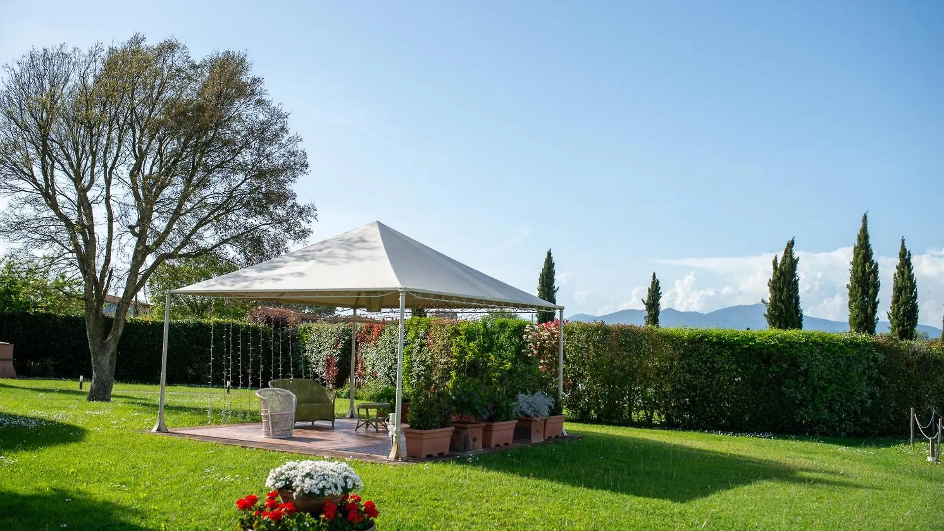 Le Colombaie Country Resort Ponsacco Bed & Breakfast