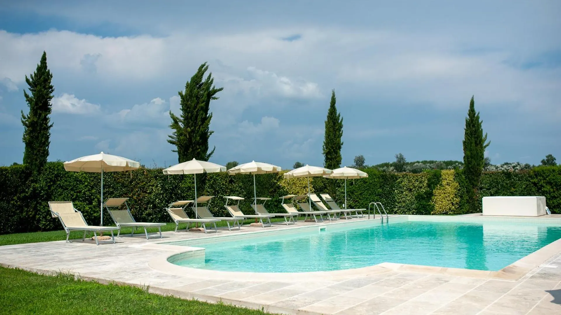 بونساكو Le Colombaie Country Resort