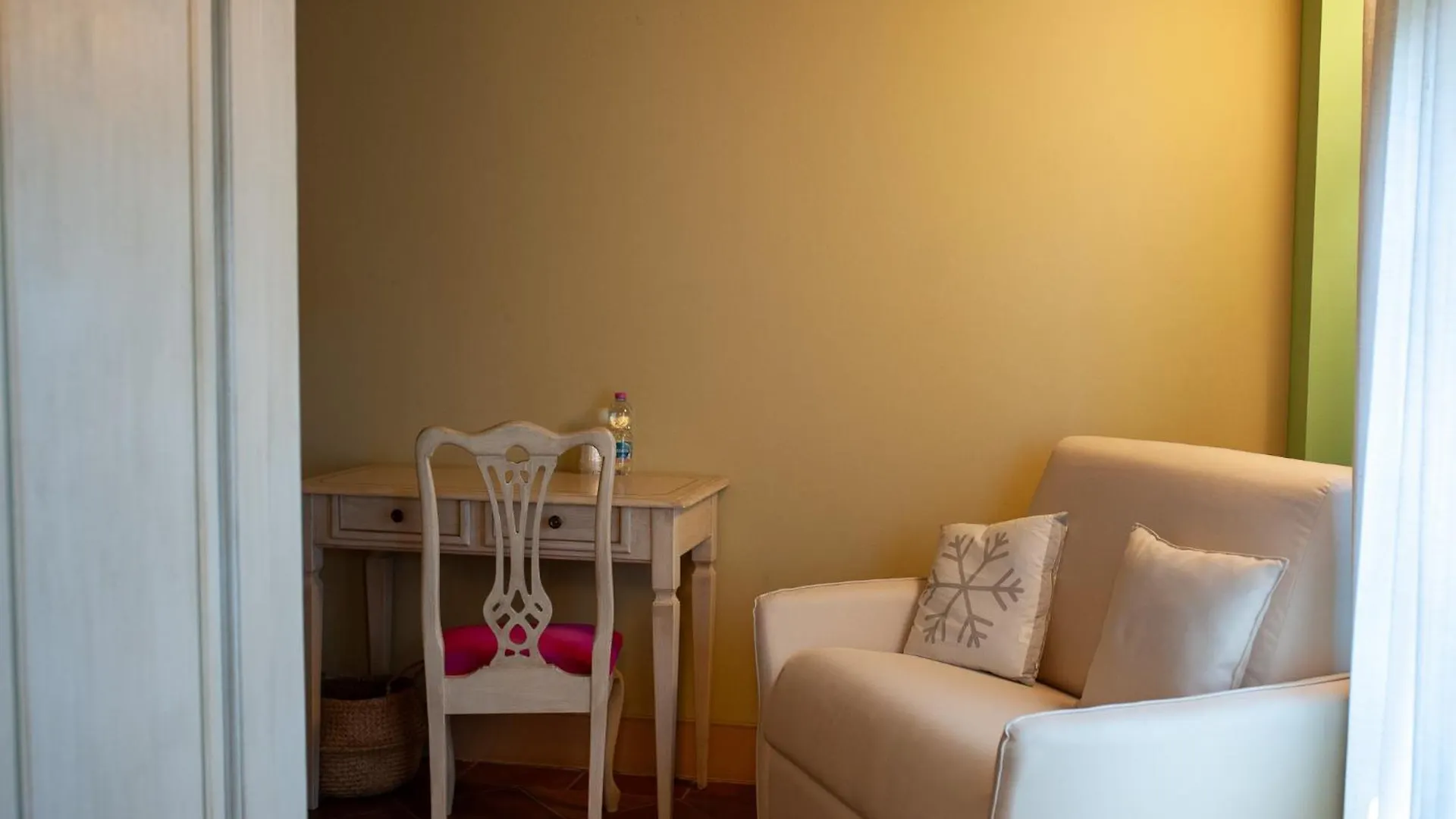 فندق مبيت وإفطار بونساكو Le Colombaie Country Resort